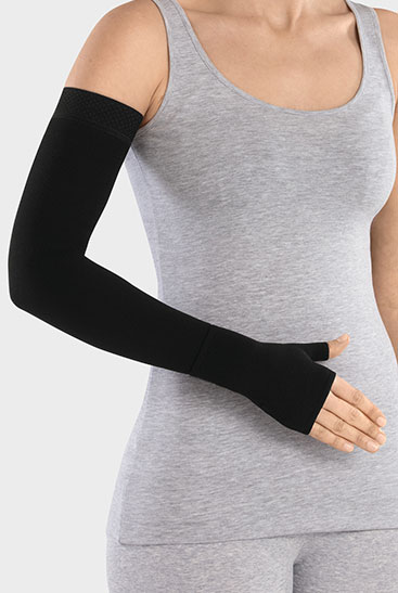 Juzo Expert Seamless with thumb stub in combination with compression sleeve Gauntlet with thumb stub in combination with compression sleeve colour black pepper