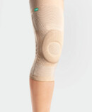 Genu Xtra-Wide Beige Knee with JuzoFlex Genu-Wide in colour Beige