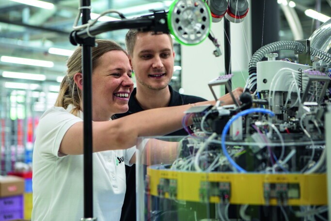 Produktionsmechaniker / Mechaniker (w/m/d), 1. Bild